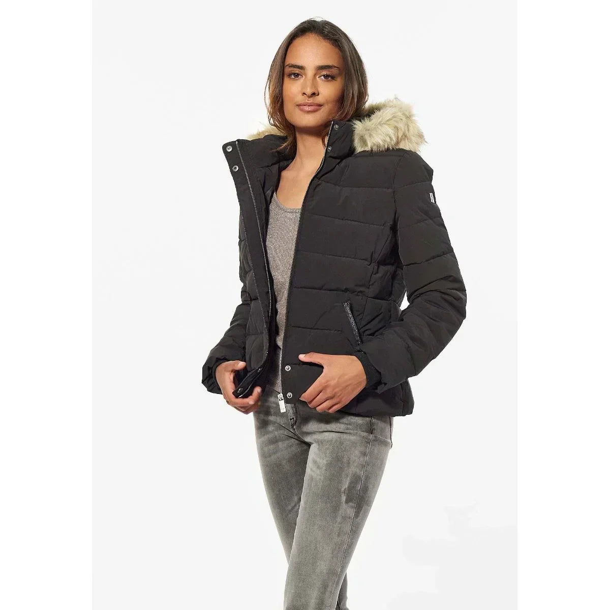 Kurze warme Winterjacke für Damen